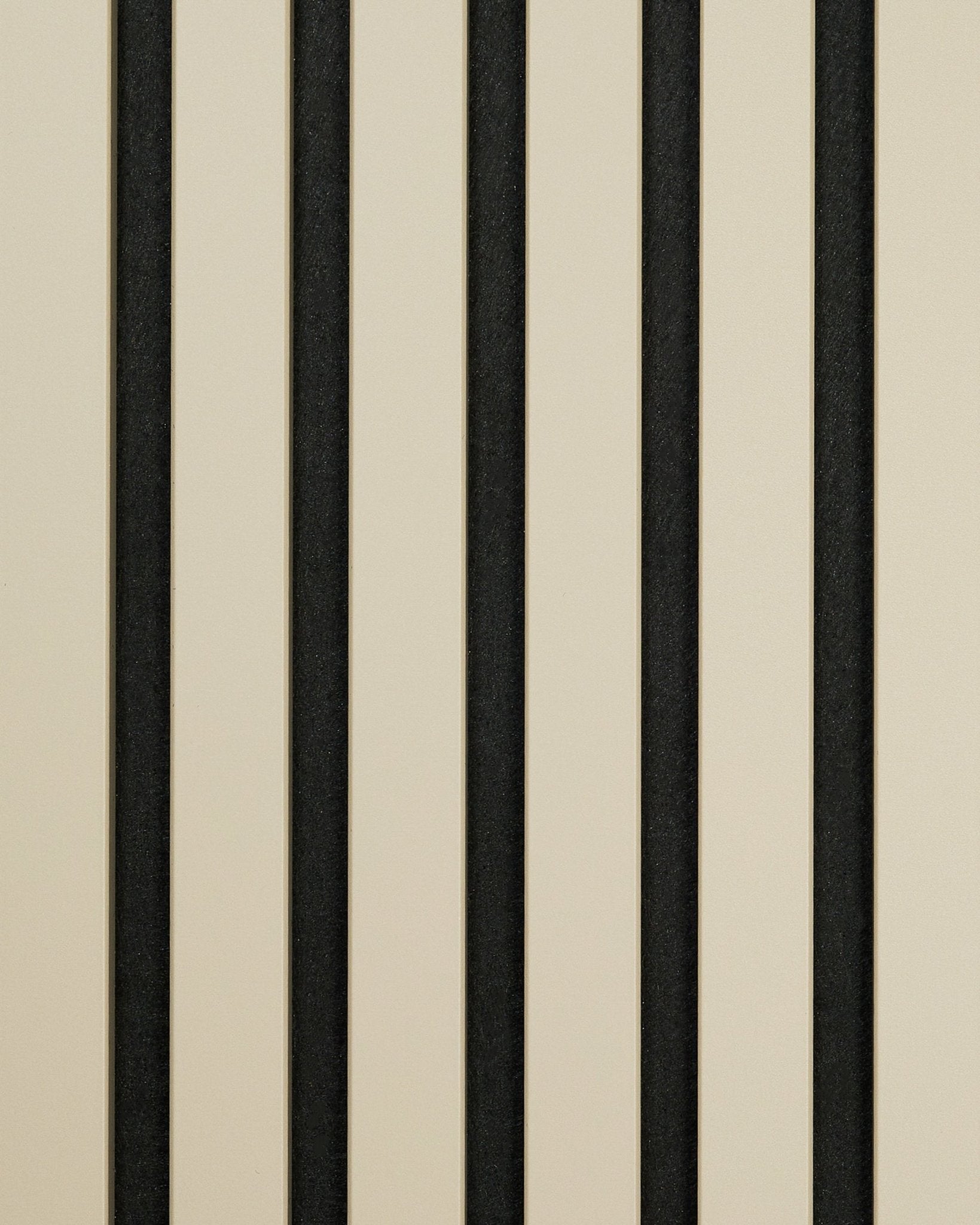 Motif géométrique minimaliste de rayures beige et black sur le panneau acoustique en bois Hue | Sample / Stone de WoodUpp.